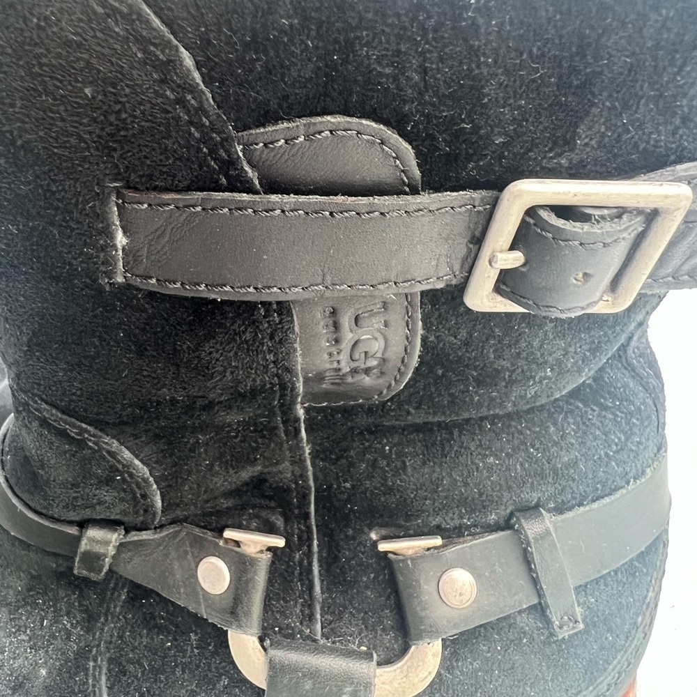 UGG Endell Black Suede Lug Sole Boot Size 7 - Picture 2 of 9